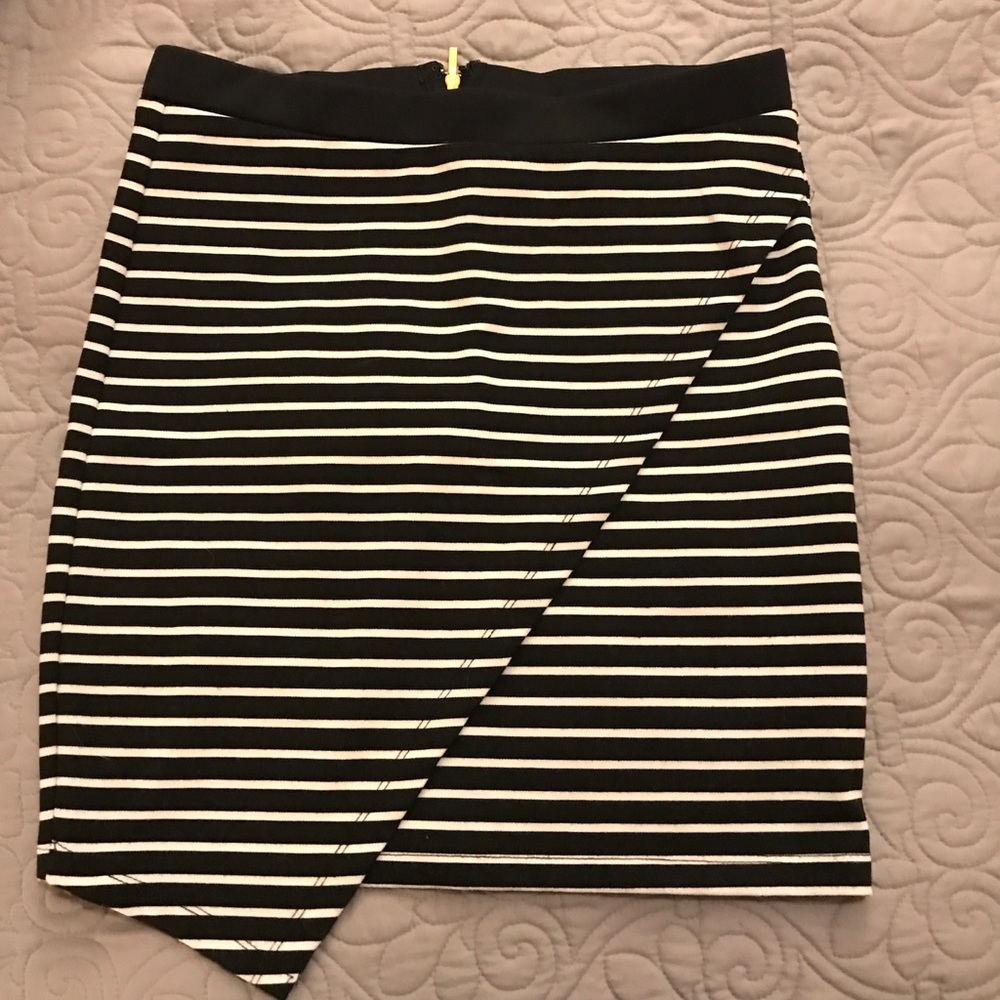 Bebe asymmetrical skirt